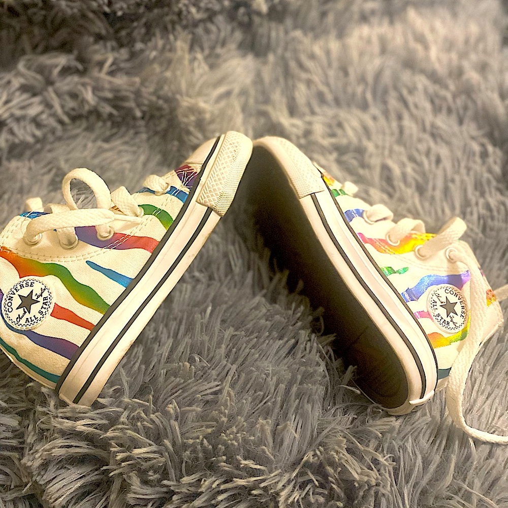 Kids converse. Never worn.